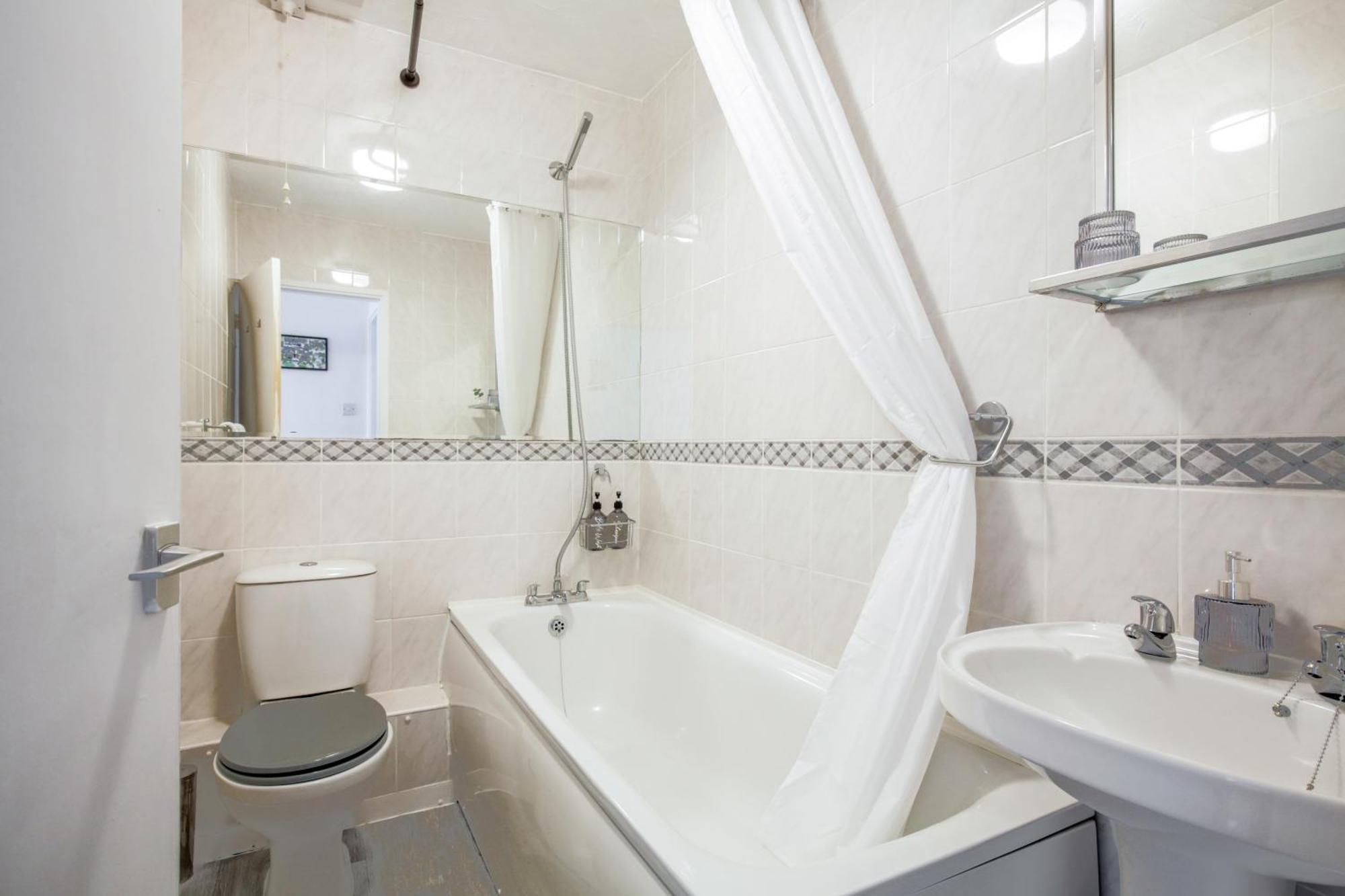 Chester Stays - Best Value Apartment With Free Parking In The Heart Of Chester Ngoại thất bức ảnh